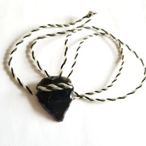 Southwestern style arrowhead necklace black and white